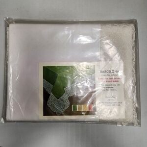 Vintage Barcelona Care-Free Vinyl Flannel Backed Lace Edge Tablecloth-52x70"